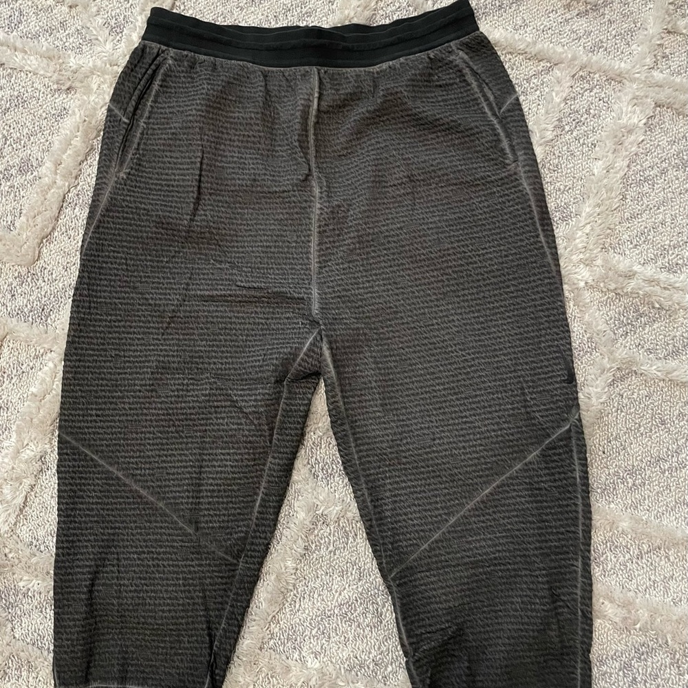 Nike Men's Black Textured Yoga Joggers NWOT
